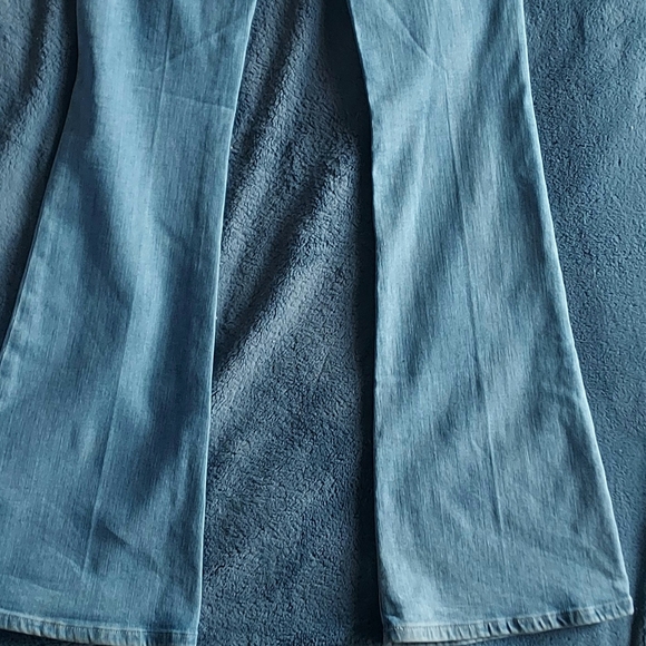 Frame Denim Le High Flare jeans. Size 28 - Picture 7 of 10